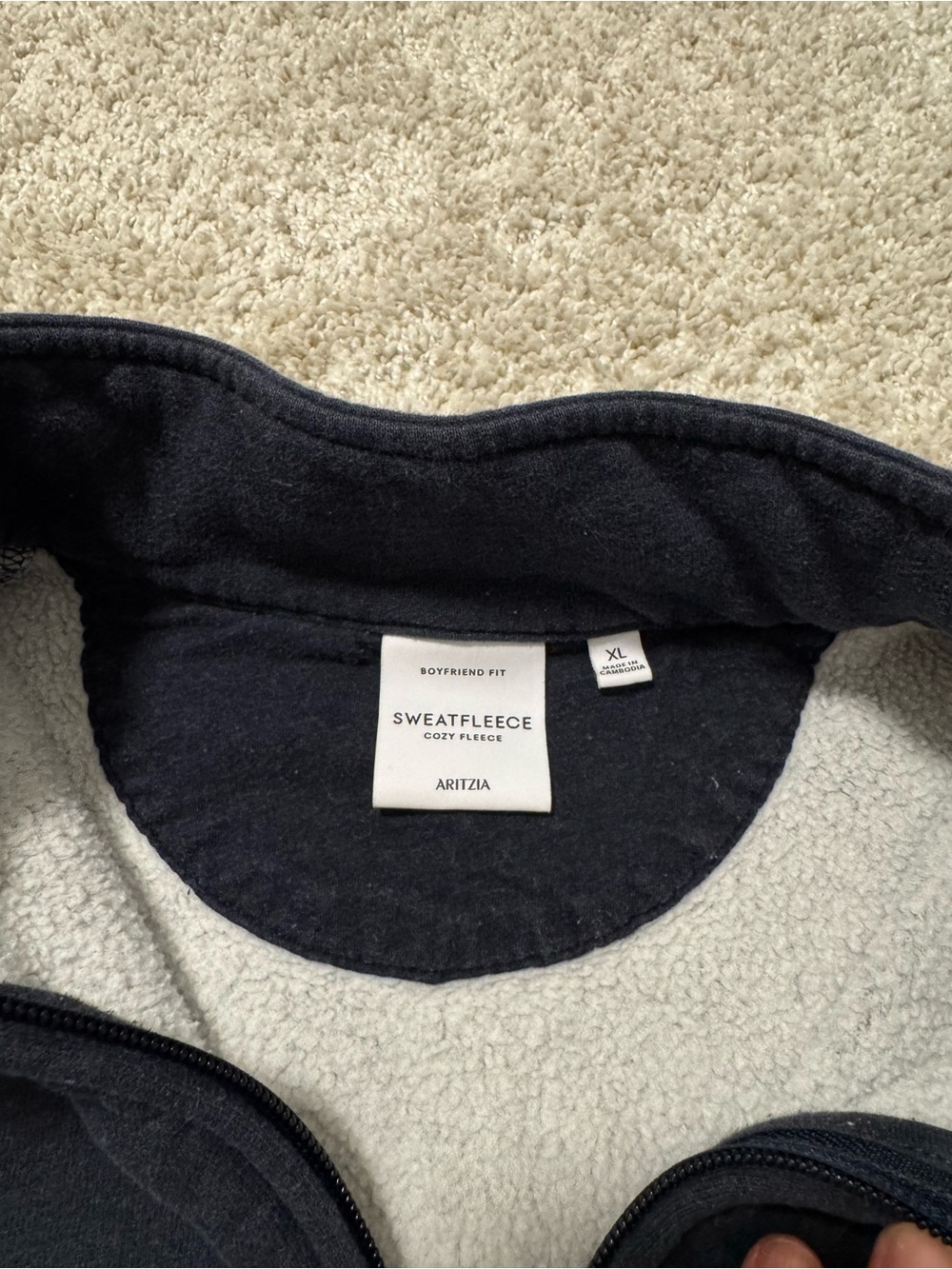 Aritzia SweatFleece Crewneck - Picture 2 of 2